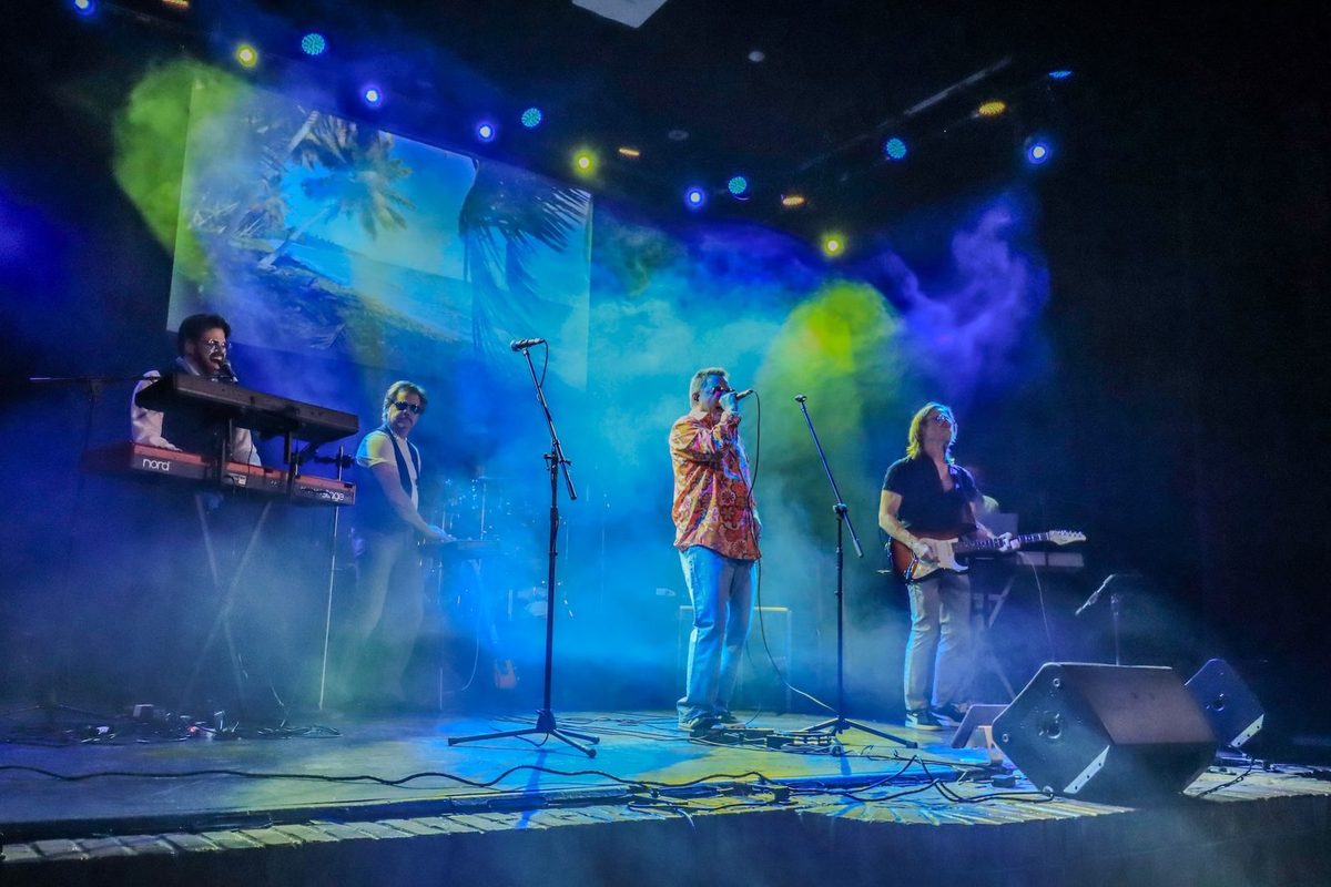 The Yacht Rock Show live
